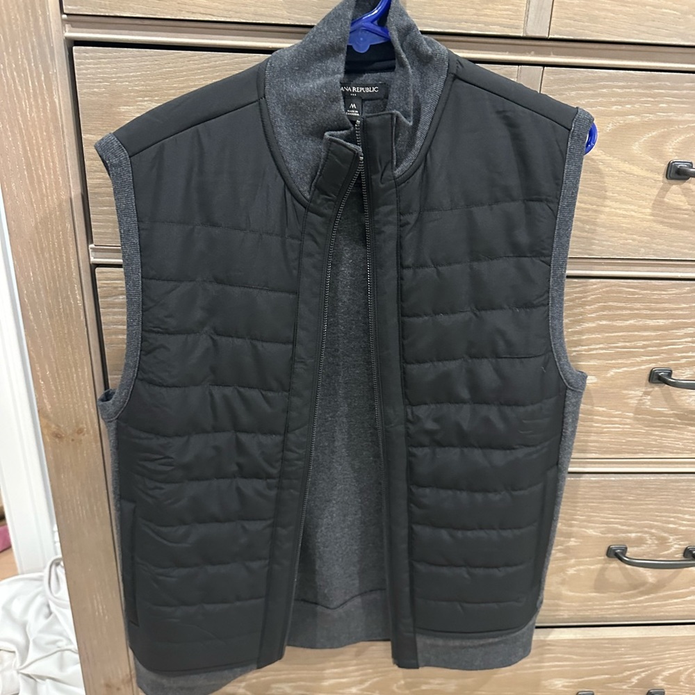 BANANA REPUBLIC - Men’s Quilted Vest Medium